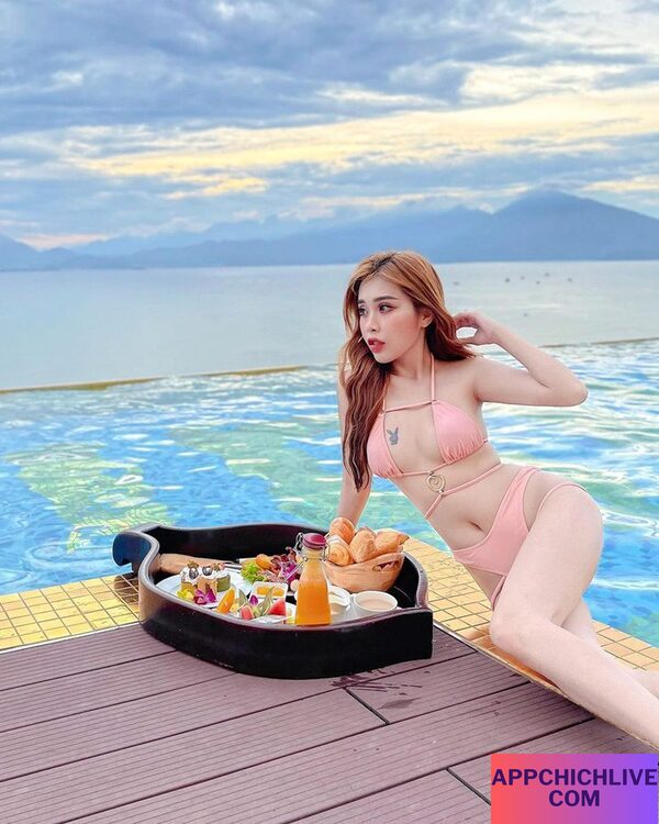 Pinky Bảo Trân Diện Bikini Hình 8