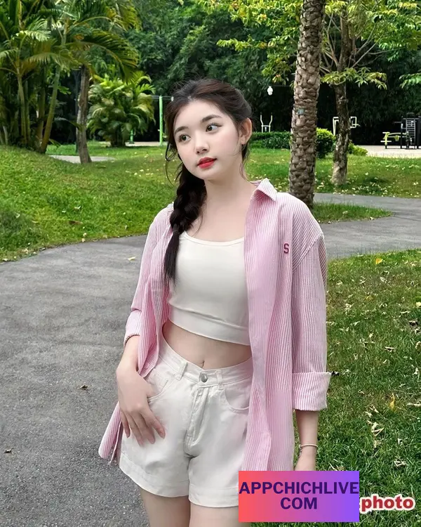 Quỳnh Trương Hot Tiktoker Hình 2