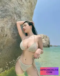 Viên Vibi Mặc Bikini Khoe 3 Vòng Hình 10