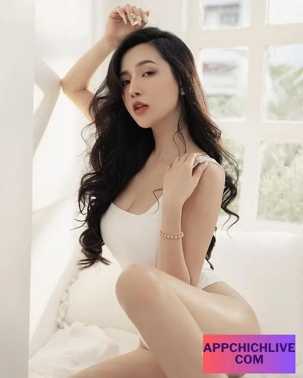 Viên Vibi Mặc Bikini Khoe 3 Vòng Hình 5