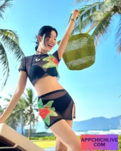 Diễn Viên Lê Huỳnh Thúy Ngân Diện Bikini Hình 10