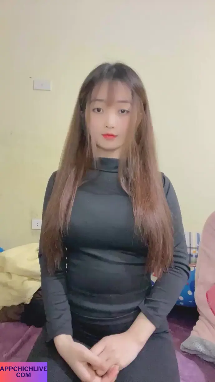 Mẫn Nghi Chichlive Show Hàng Mình Dây Thon Đẹp Hình 2